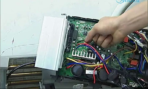 解放美的空调电话是多少